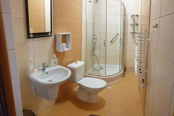 Фото номера Семейный номер Отель Hotel Bursztynowy г. Józefów na Wisłą 4